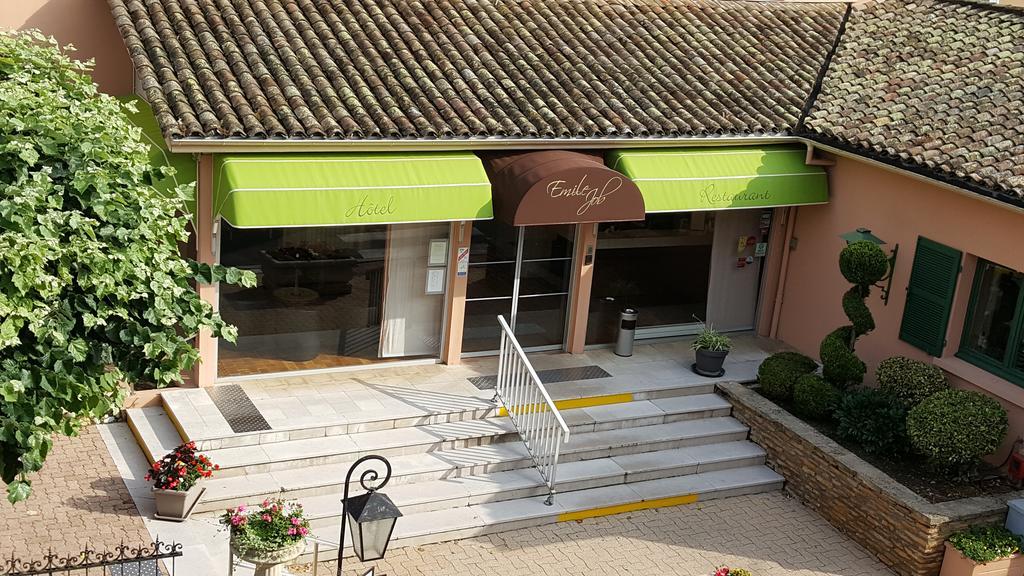 Hotel Restaurant Emile Job Montmerle-sur-Saone Dış mekan fotoğraf